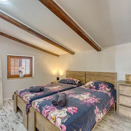 Old Town Apartments In Umag Extérieur photo
