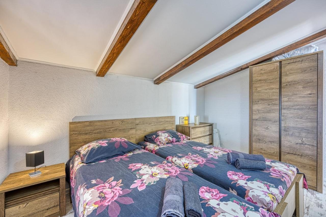 Old Town Apartments In Umag Extérieur photo