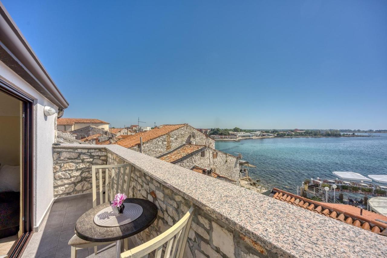 Old Town Apartments In Umag Extérieur photo
